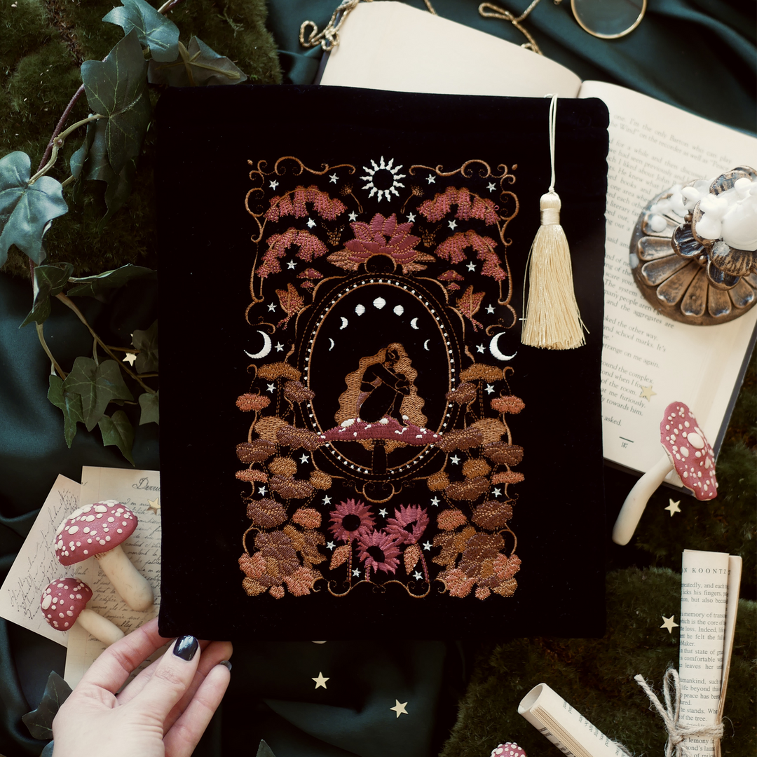 Wonderland - Book Sleeve - Black - The Quirky Cup Collective