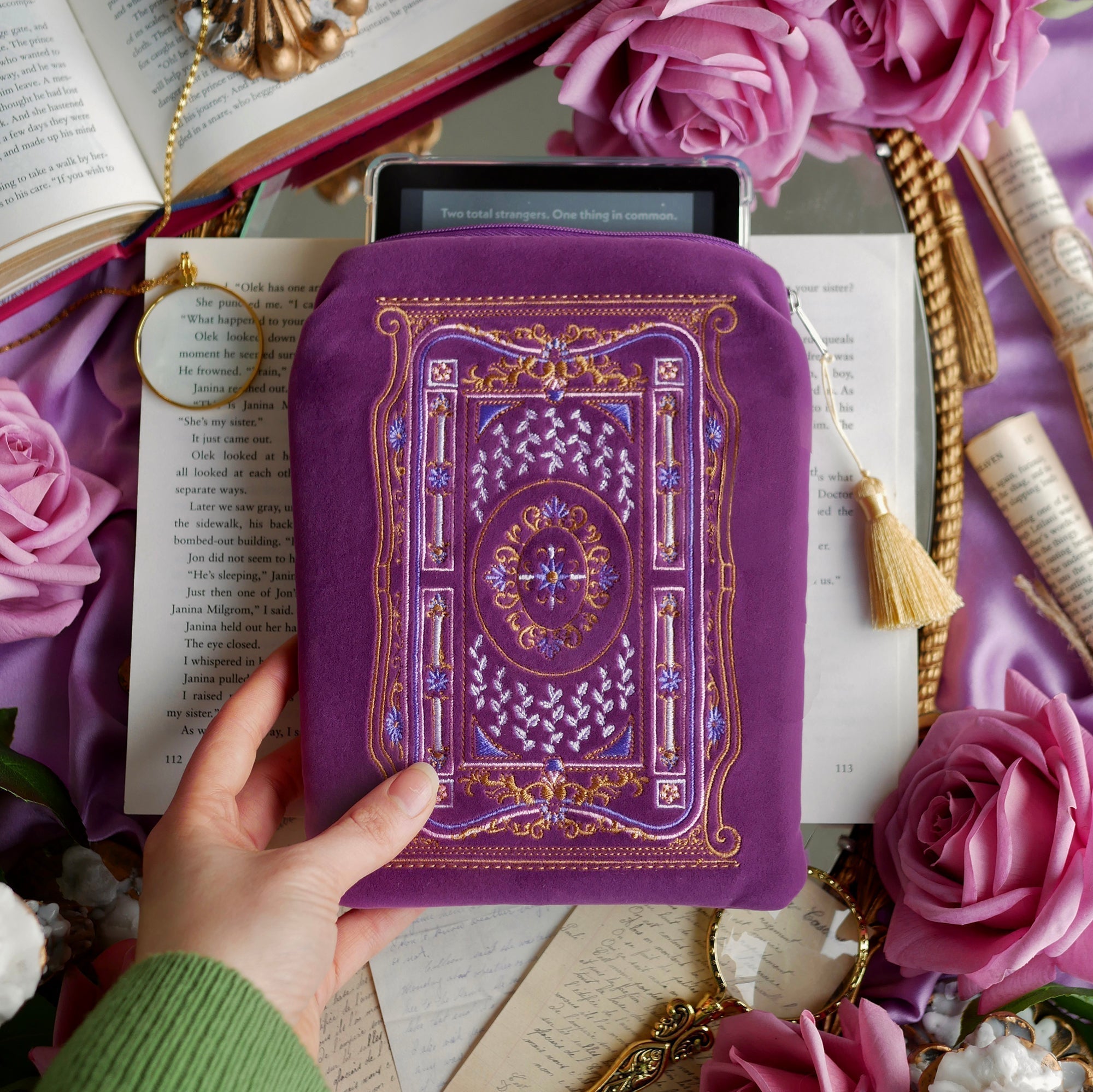 Books vs. Kindles!? Which is better?