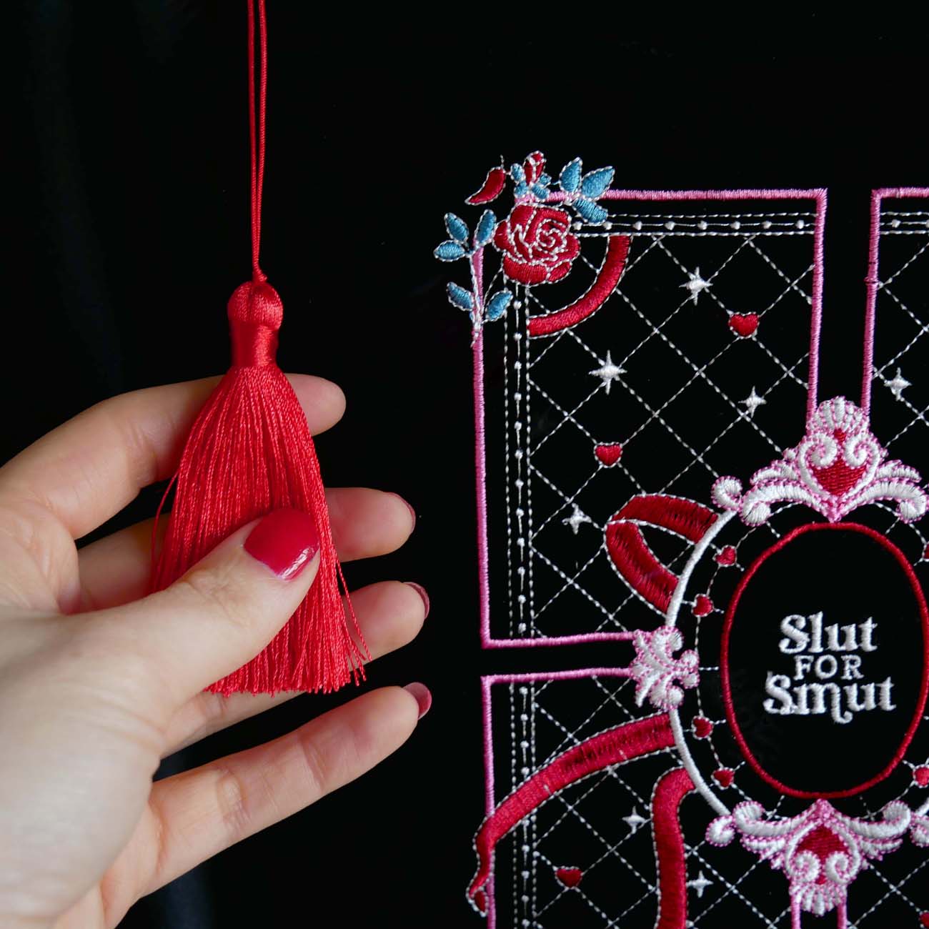 Slut for smut - Book & iPad Sleeve- black - the quirky cup collective