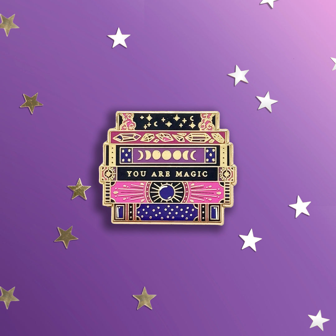 Pin de pila de libros mágicos - Púrpura