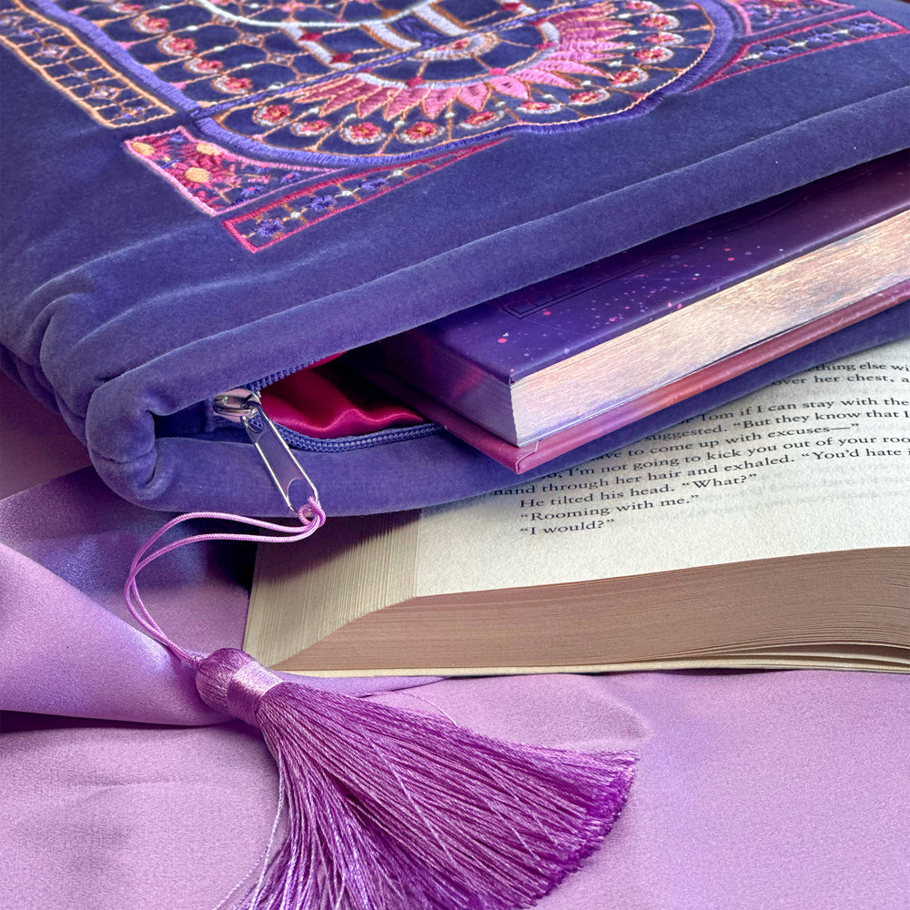 Iridescence book sleeve - zipper book cover - purple - velvet - side pocked - padded sleeve- the quirky cup collective